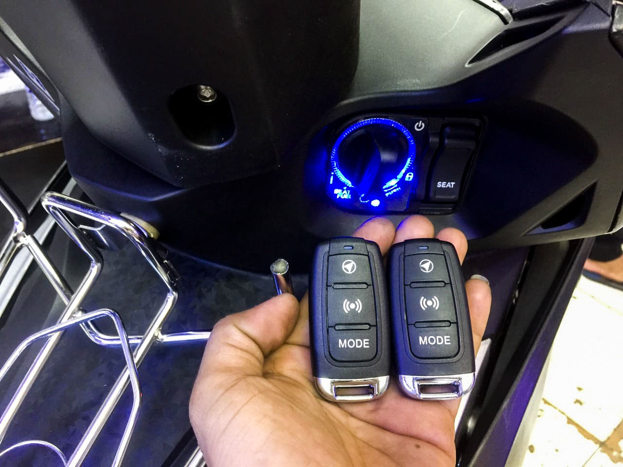 Sửa khóa smartkey Thạch Thất xe máy giá bao nhiêu?